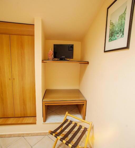 اتاق استاندارد یک نفره, Villa Il Castagno