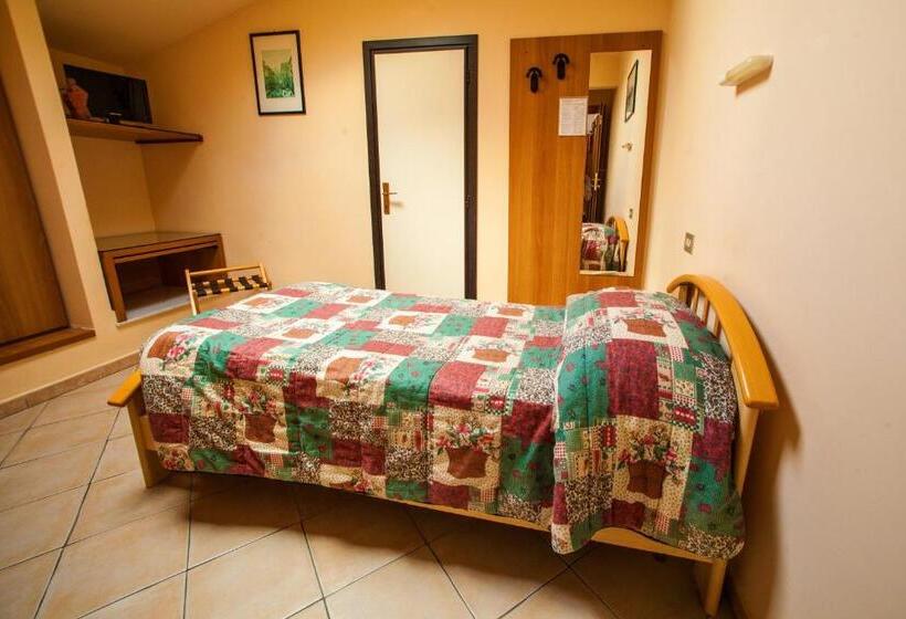 اتاق استاندارد یک نفره, Villa Il Castagno