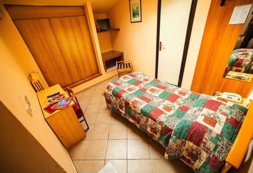 اتاق استاندارد یک نفره, Villa Il Castagno