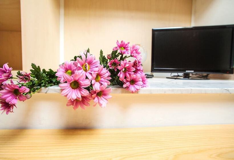 اتاق استاندارد یک نفره, Villa Il Castagno