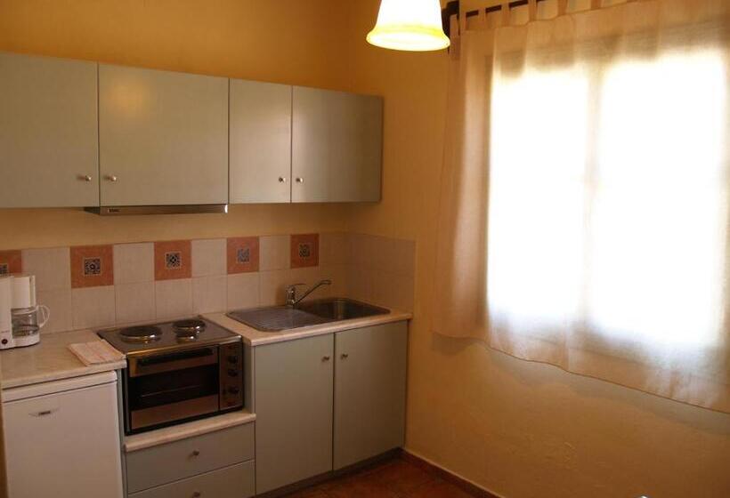 استودیوی استاندارد با چشمانداز دریا, Mandilada Village