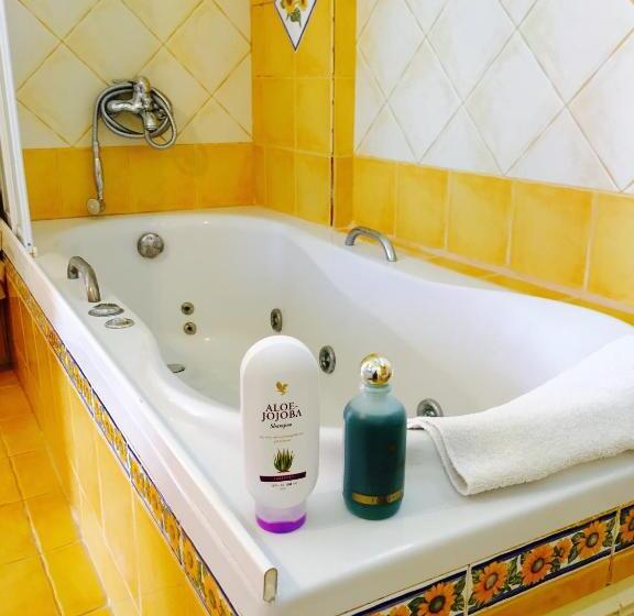 Люкс Deluxe Кровать Кинг, Melissa Gold Coast