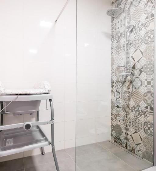 プレミアム４ベッドルーム, Nowe Izby