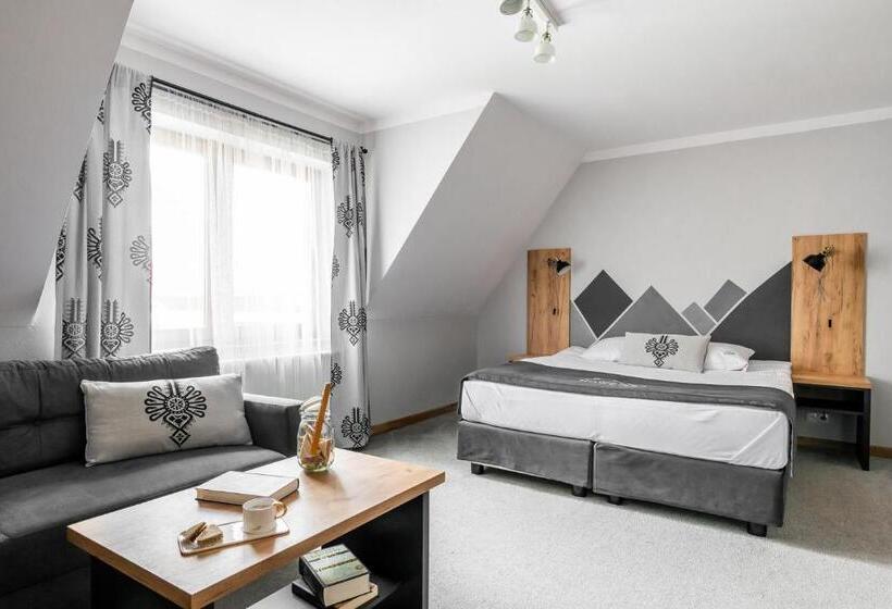 プレミアム４ベッドルーム, Nowe Izby