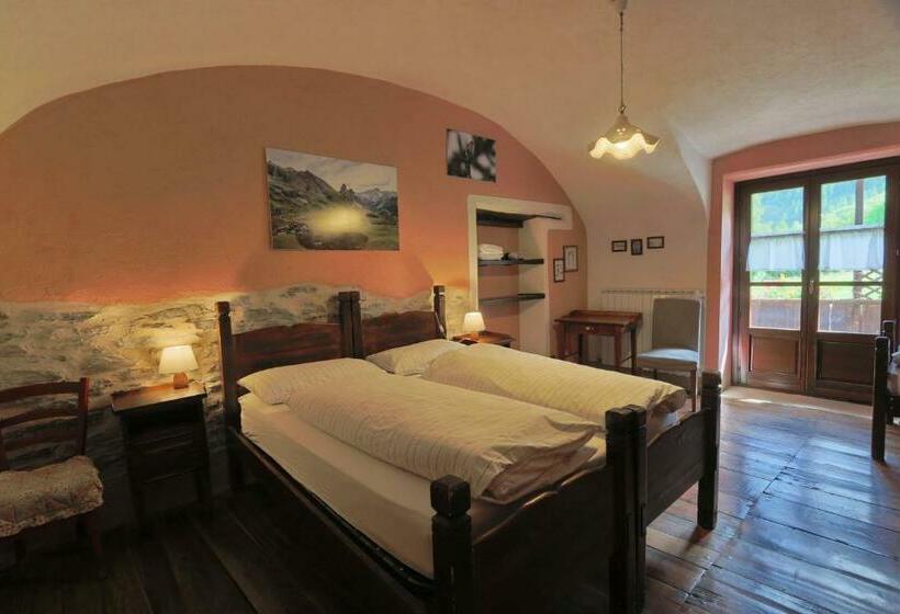 Номер Стандарт с Балконом, Albergo Locanda Mistral