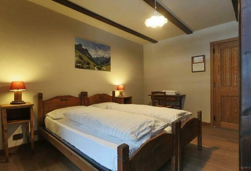 Номер Стандарт с Балконом, Albergo Locanda Mistral