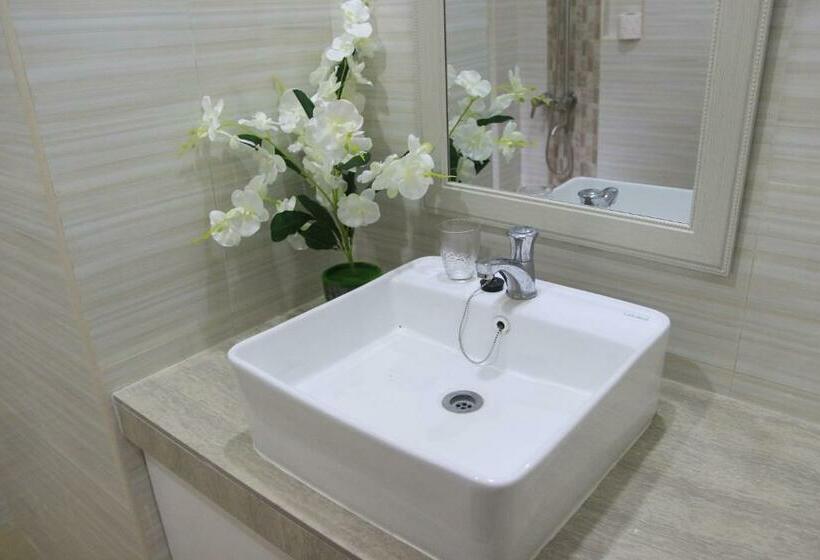 اتاق استاندارد چهار تخته, Rnr Suites