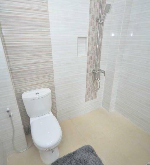 اتاق استاندارد چهار تخته, Rnr Suites