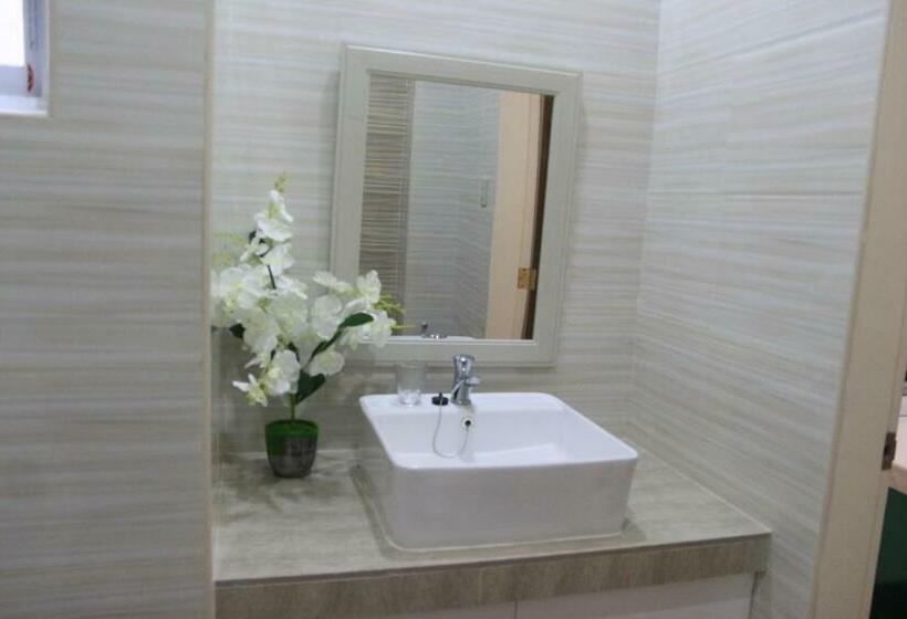 سوییت لوکس, Rnr Suites