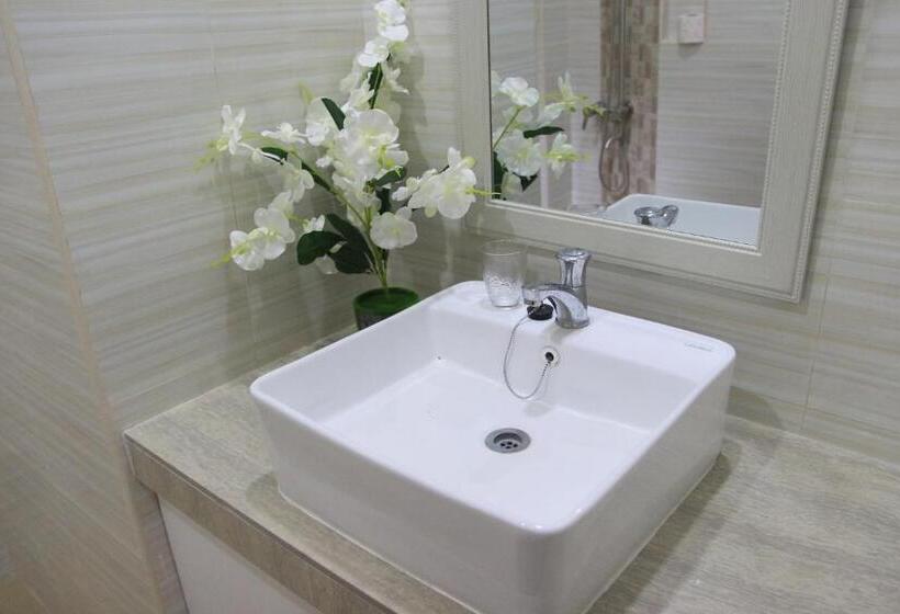 سوییت لوکس, Rnr Suites