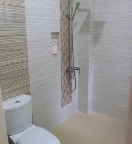 디럭스 스위트 킹 침대, Rnr Suites