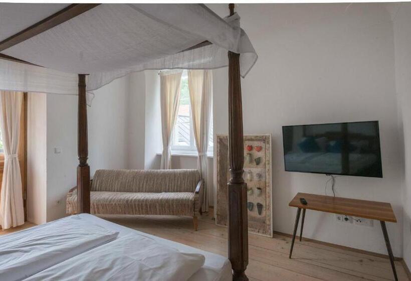 带城市景观的套间, Das Hornsteiner