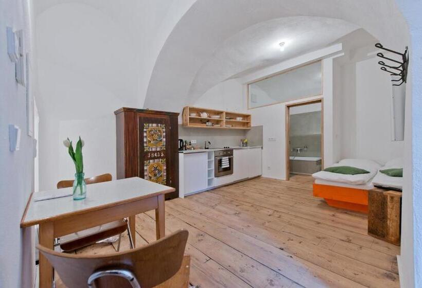 带露台的标准工作室, Das Hornsteiner