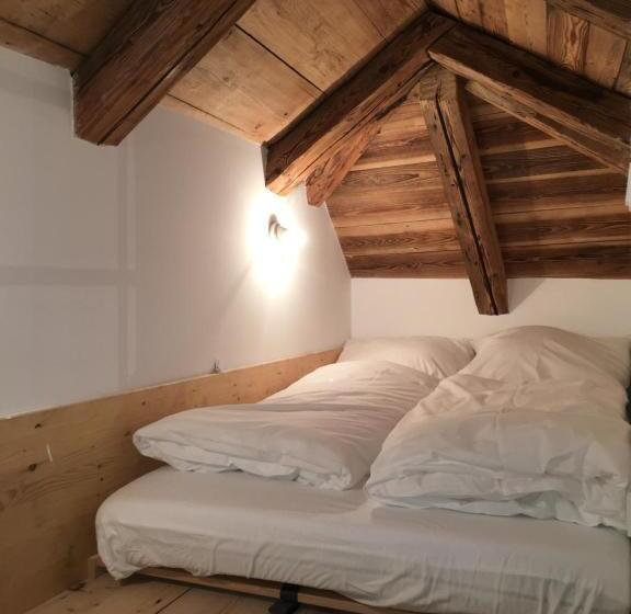 家庭间, Das Hornsteiner