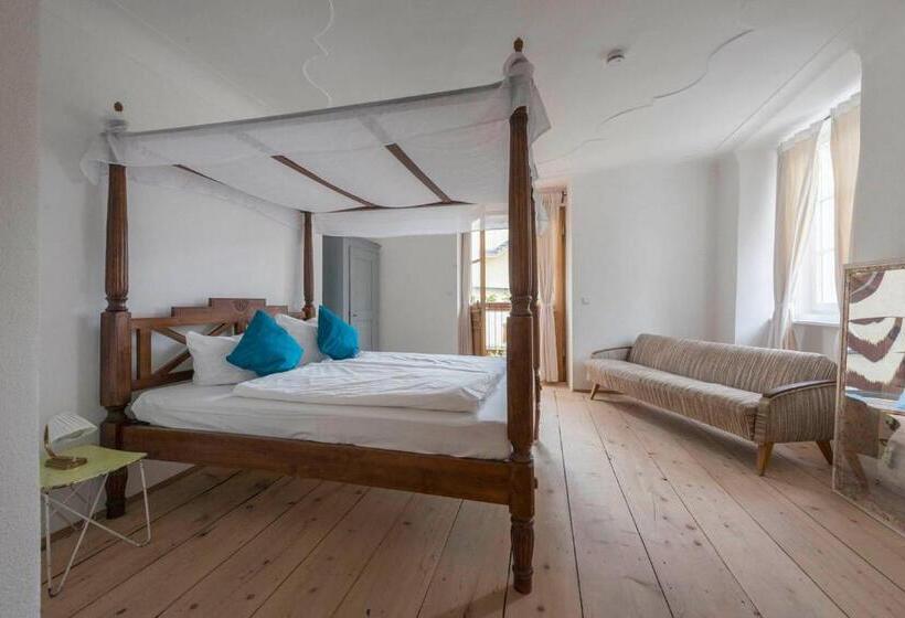 جناح مزوَّد بشرفة, Das Hornsteiner