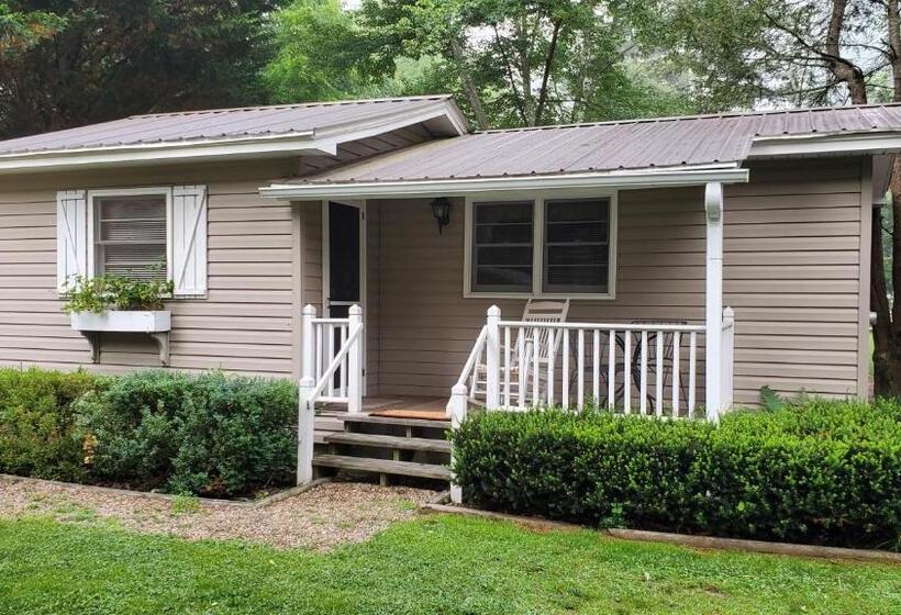 スイート, Cozy Creek Cottages