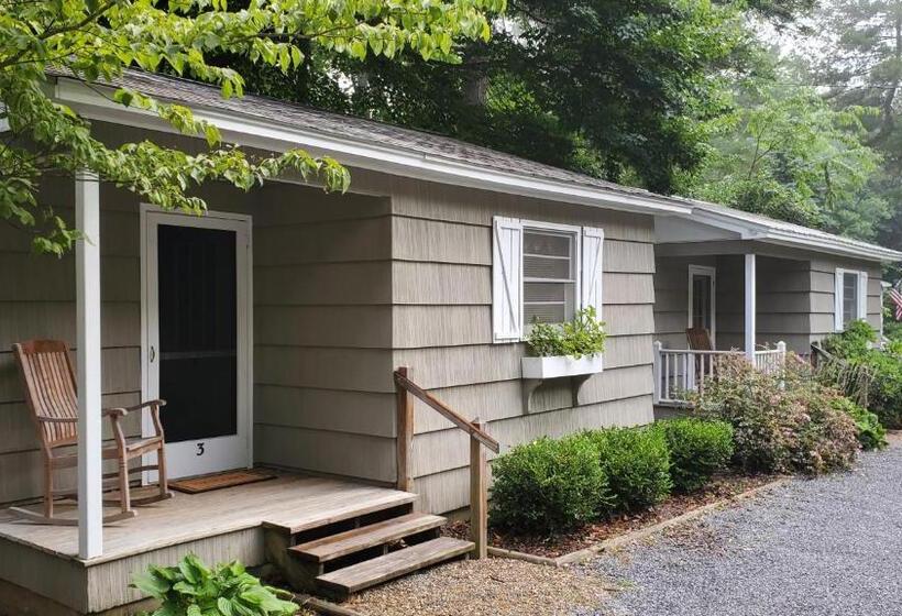 リバービュースイート, Cozy Creek Cottages