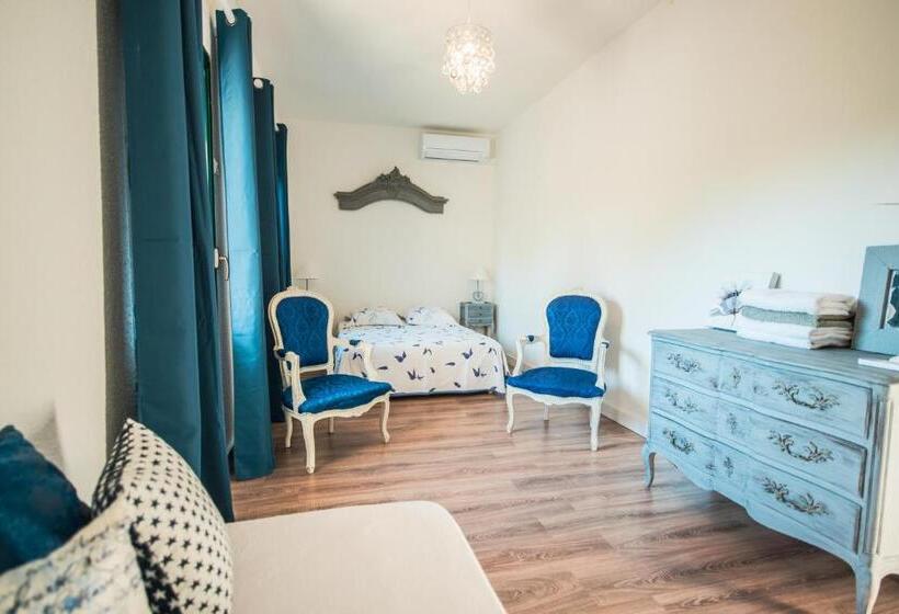 חדר סופריור לשלושה, Escale Au Salagou