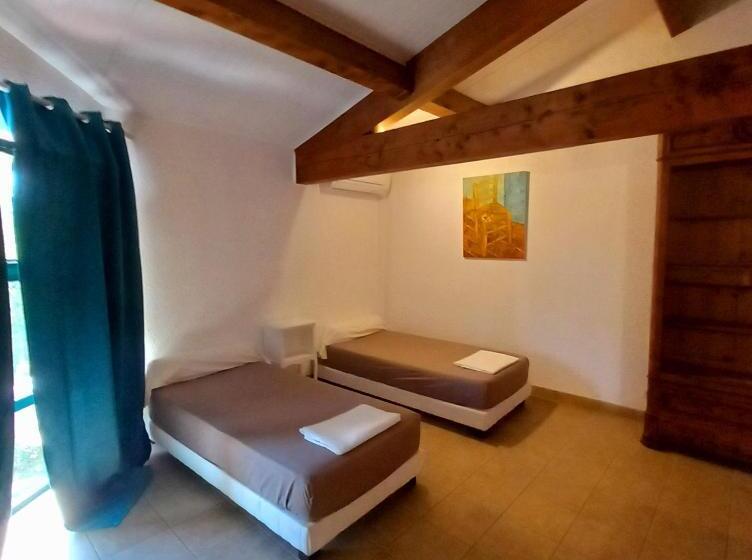 חדר משפחתי, Escale Au Salagou