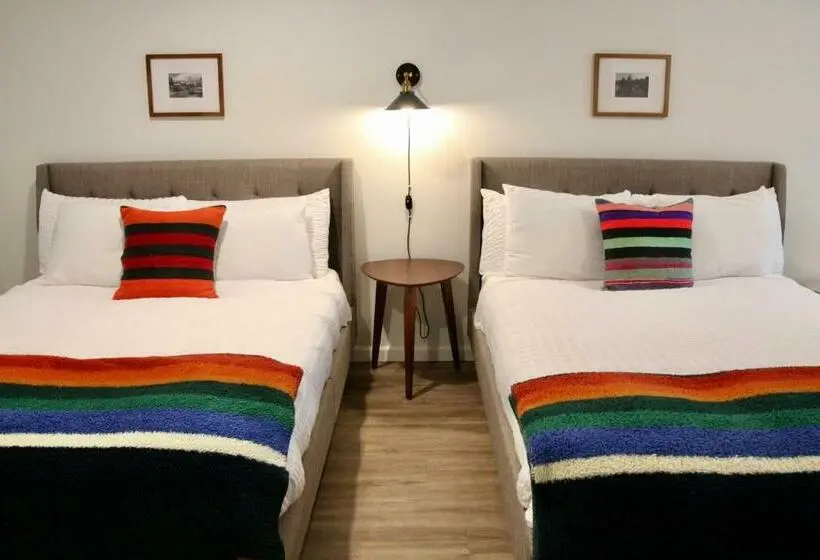 Juniorsviitti, Sierra Blue Hotel & Swim Club