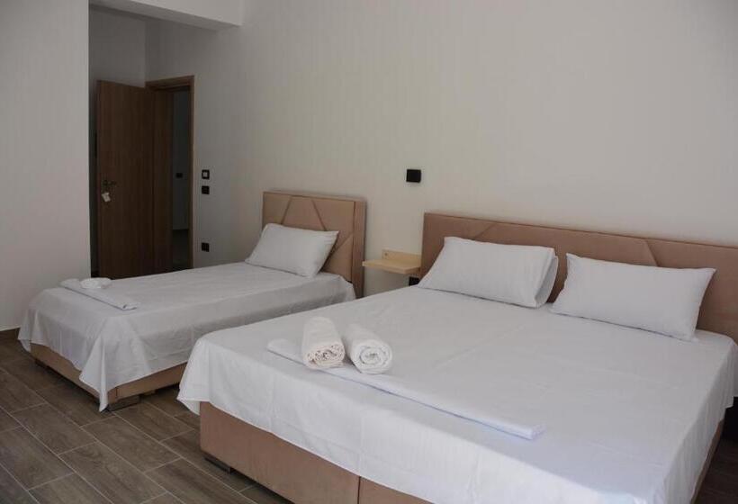 اتاق استاندارد سه تخته با بالکن, Lungomare Private Rooms