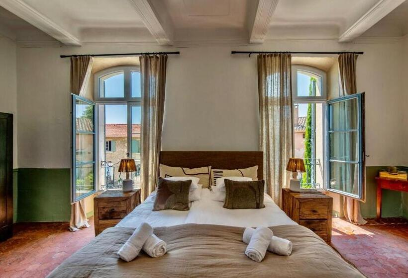 高级大房间, Au Ralenti Du Lierre