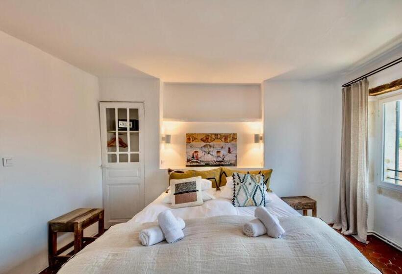 スタンダードルーム, Au Ralenti Du Lierre