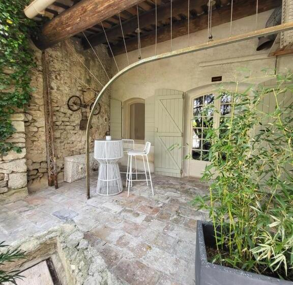 スタンダードスタジオ, Au Ralenti Du Lierre