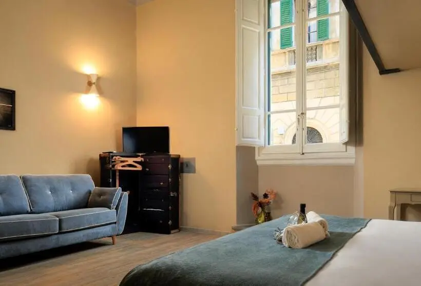 اتاق لوکس با تخت بزرگ, The Magnificent Maison Du Charme
