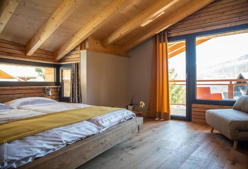 带大床的标准间, La Tzavane