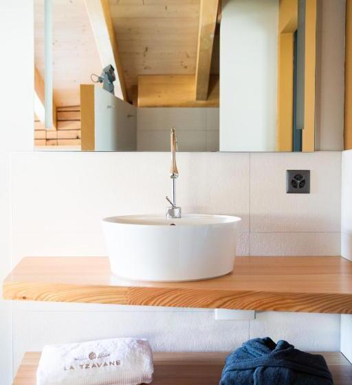 带大床的标准间, La Tzavane