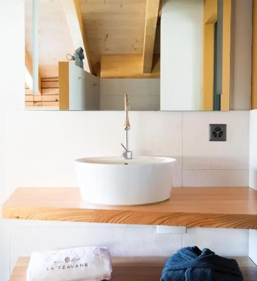 Standardzimmer Kingsize Bett, La Tzavane