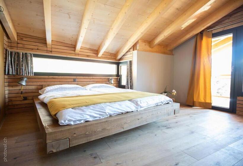 带大床的标准间, La Tzavane