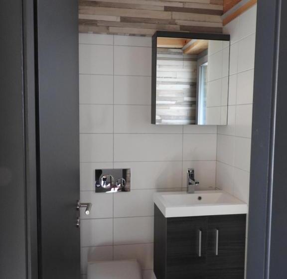 复式套房, La Tzavane