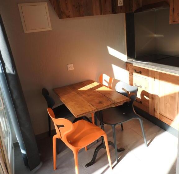 带2个卧室的公寓, La Tzavane