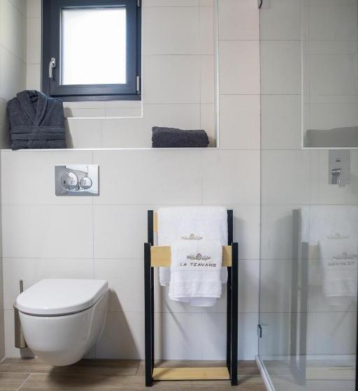 带大床的标准间, La Tzavane