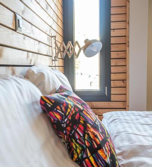 带大床的标准间, La Tzavane