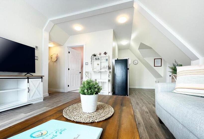 جناح جونيور مزوَّد بشرفة, Gateway To Greenwich Suites