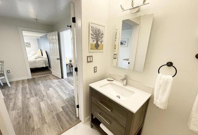 جناح جونيور, Gateway To Greenwich Suites