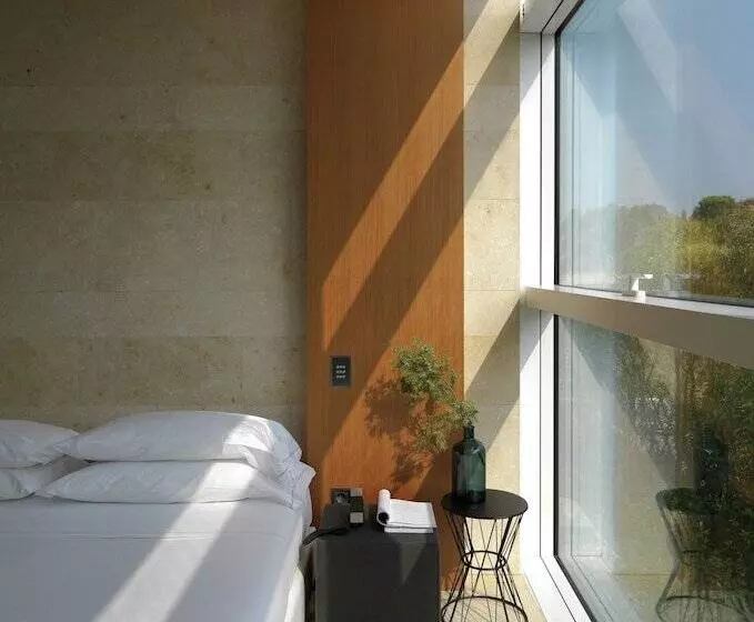 山の見えるスーペリアルーム, C Hotel & Spa