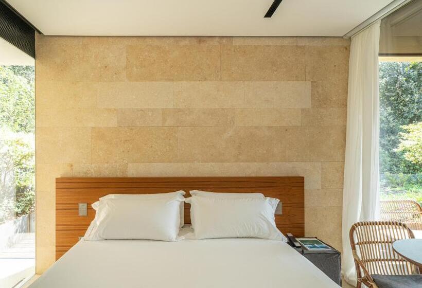 חדר סופריור נוף לבריכה, C Hotel & Spa