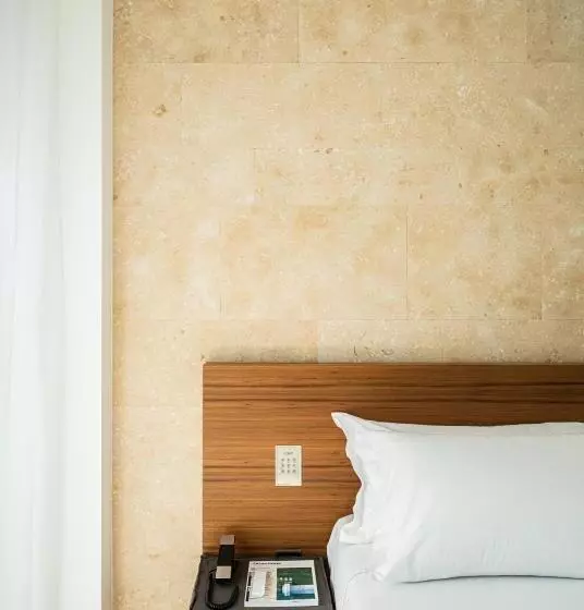 プールの見えるスーペリアルーム, C Hotel & Spa