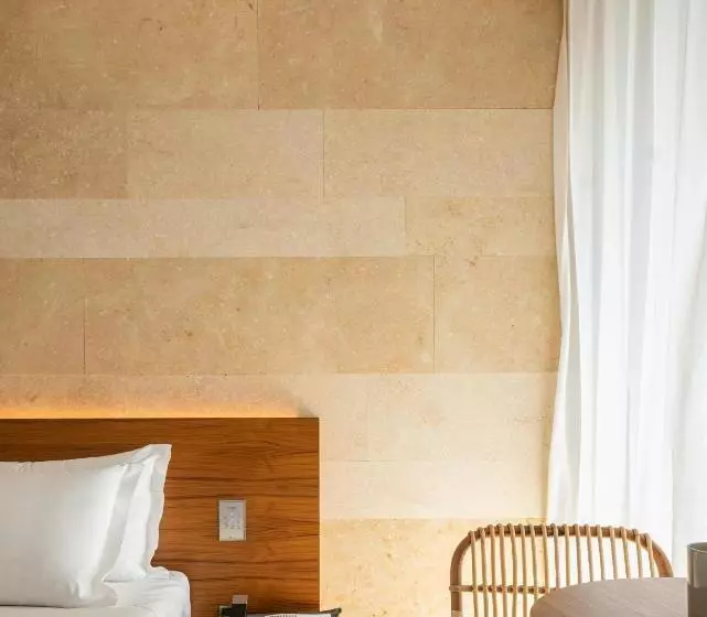プールビュースタンダードルーム, C Hotel & Spa