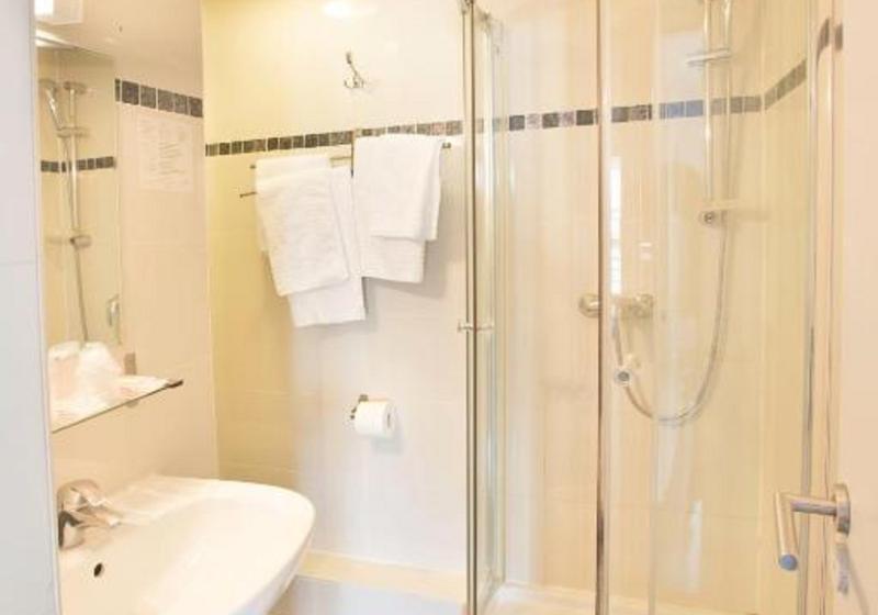 اتاق استاندارد سه نفره, Hipotel Paris Perelachaise Republique