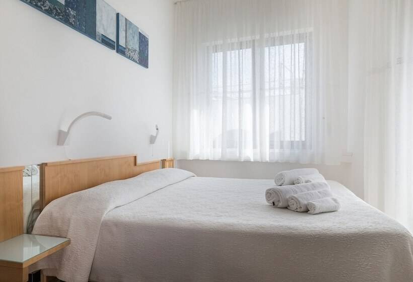 Номер Стандарт, Albània