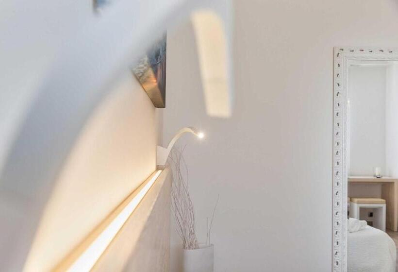 Трехместный Номер Superior, Albània