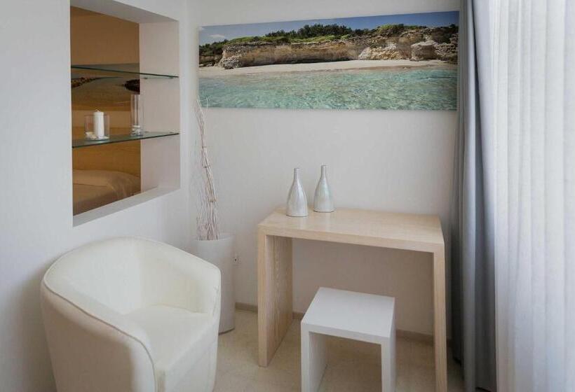 高级三人间, Albània