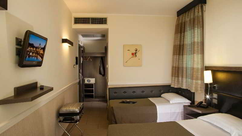 스탠다드 트리플 룸, Artis