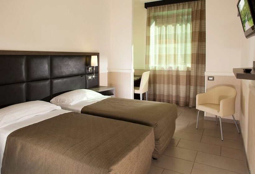 스탠다드 트리플 룸, Artis