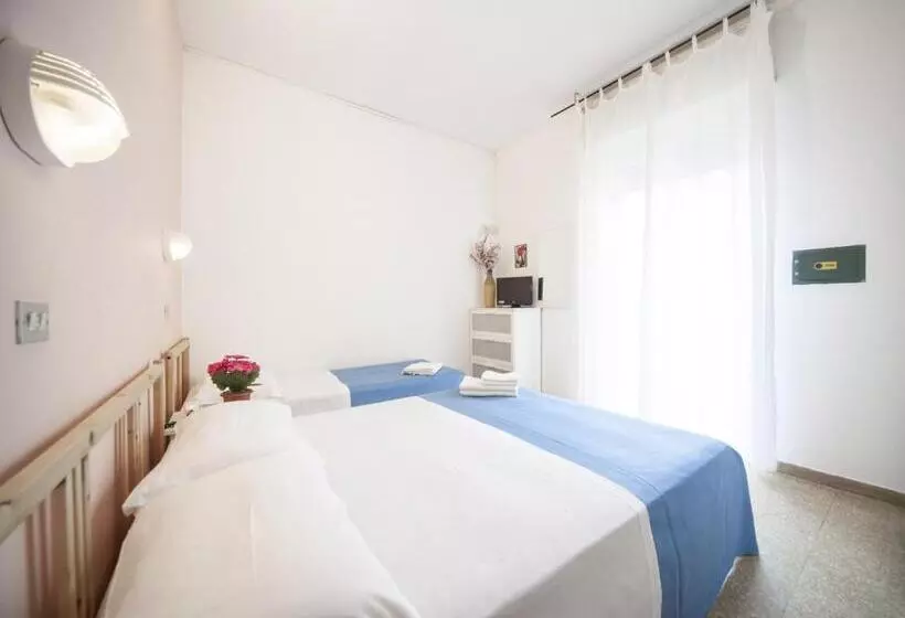 اتاق استاندارد سه نفره, Colombo